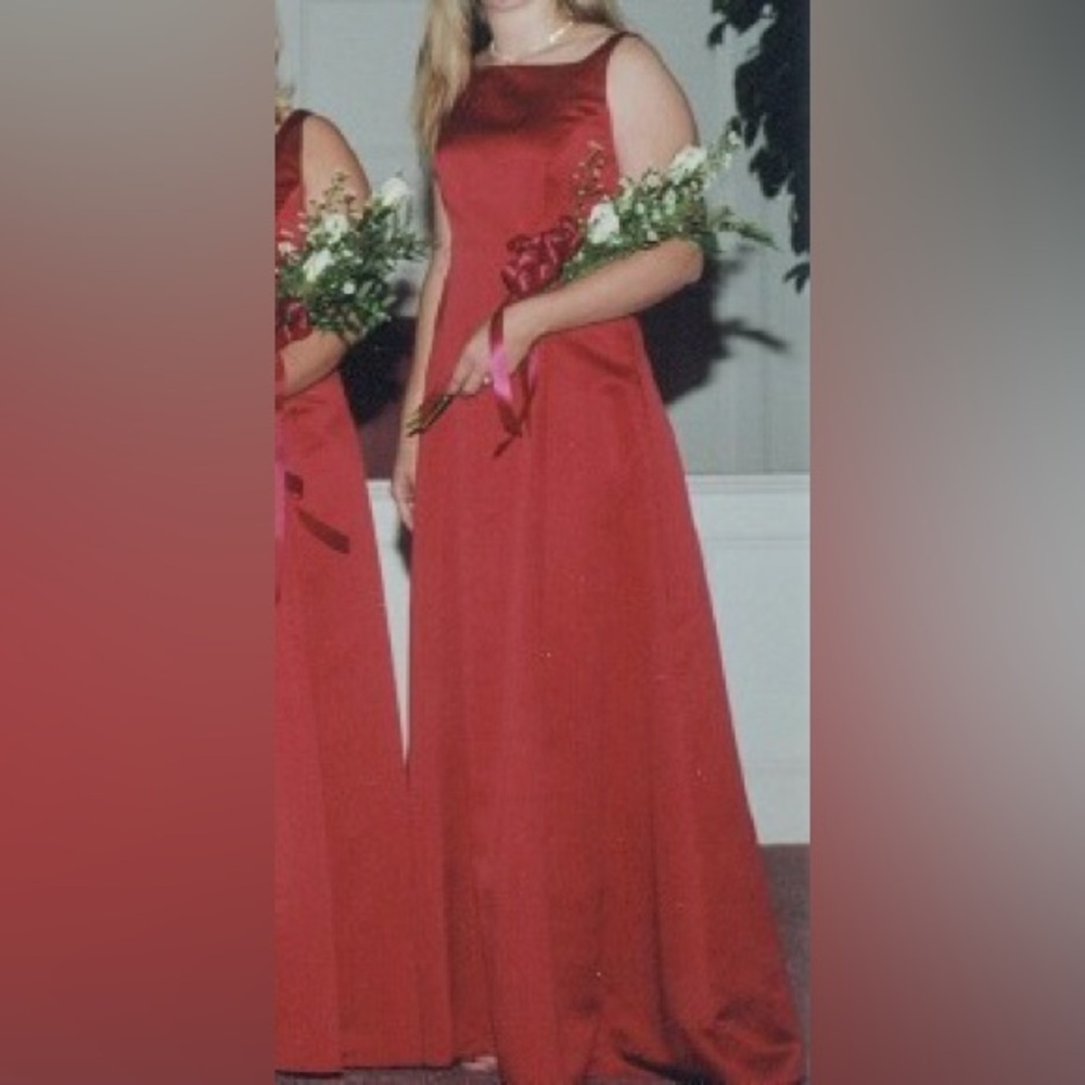 Michelangelo Red Sleeveless Bridesmaids Dress